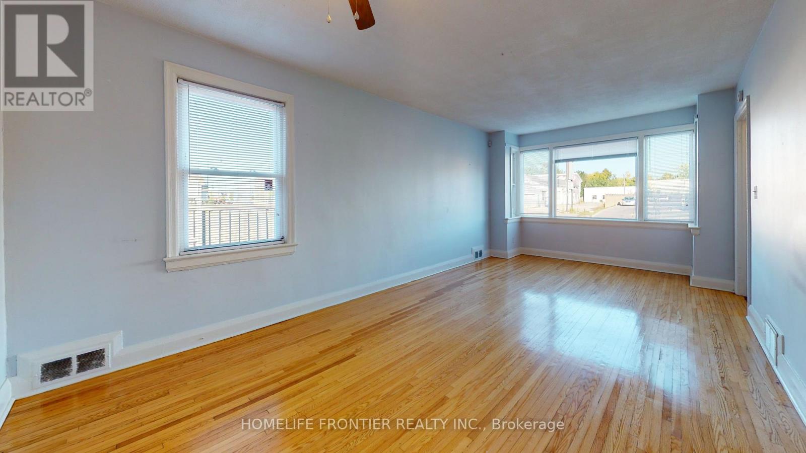 191 Queen St E, Brampton, ON