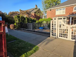 Is a Chain Link Fence or Cedar Fence the Right Choice?