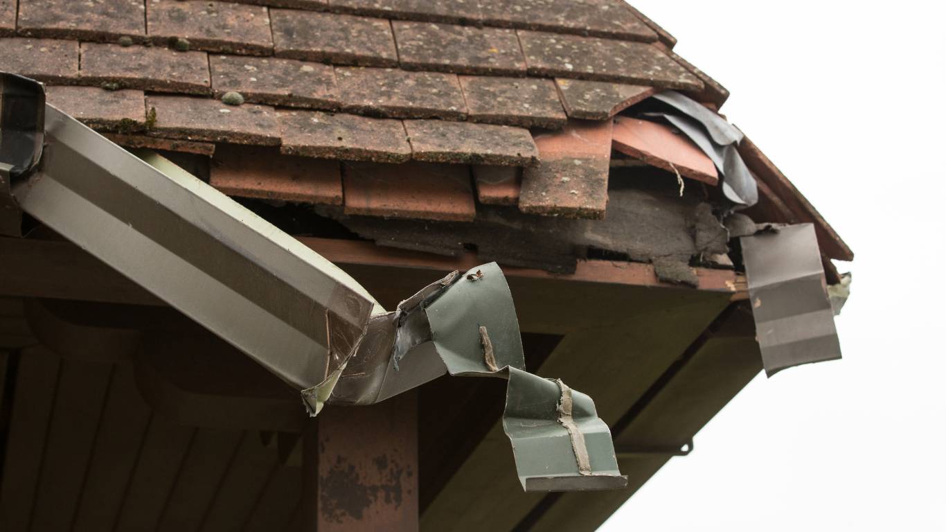 Oahu Roof Valley Repairs | FBC Hawaii