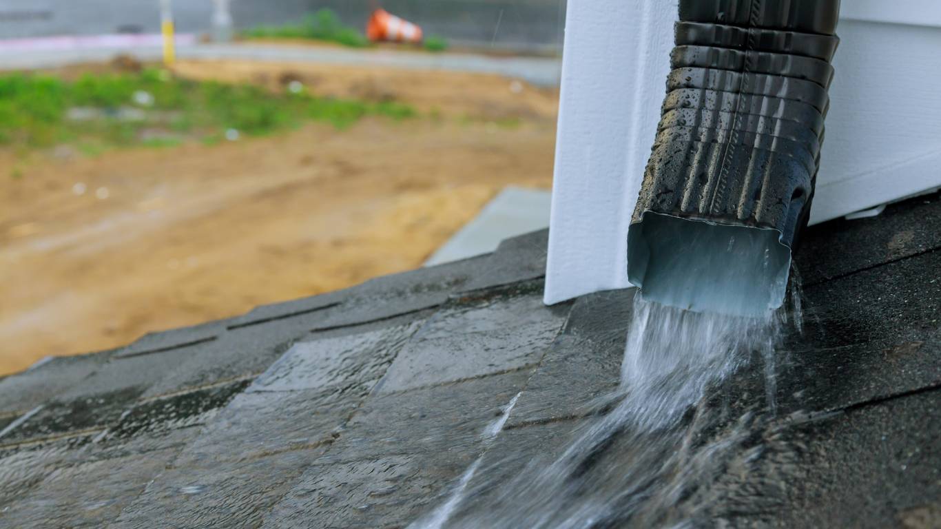 High-Capacity Seamless Gutters Oahu | FBC Hawaii