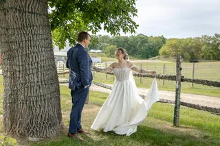 How to Build a Wedding Day Timeline That Isn't Rushed
