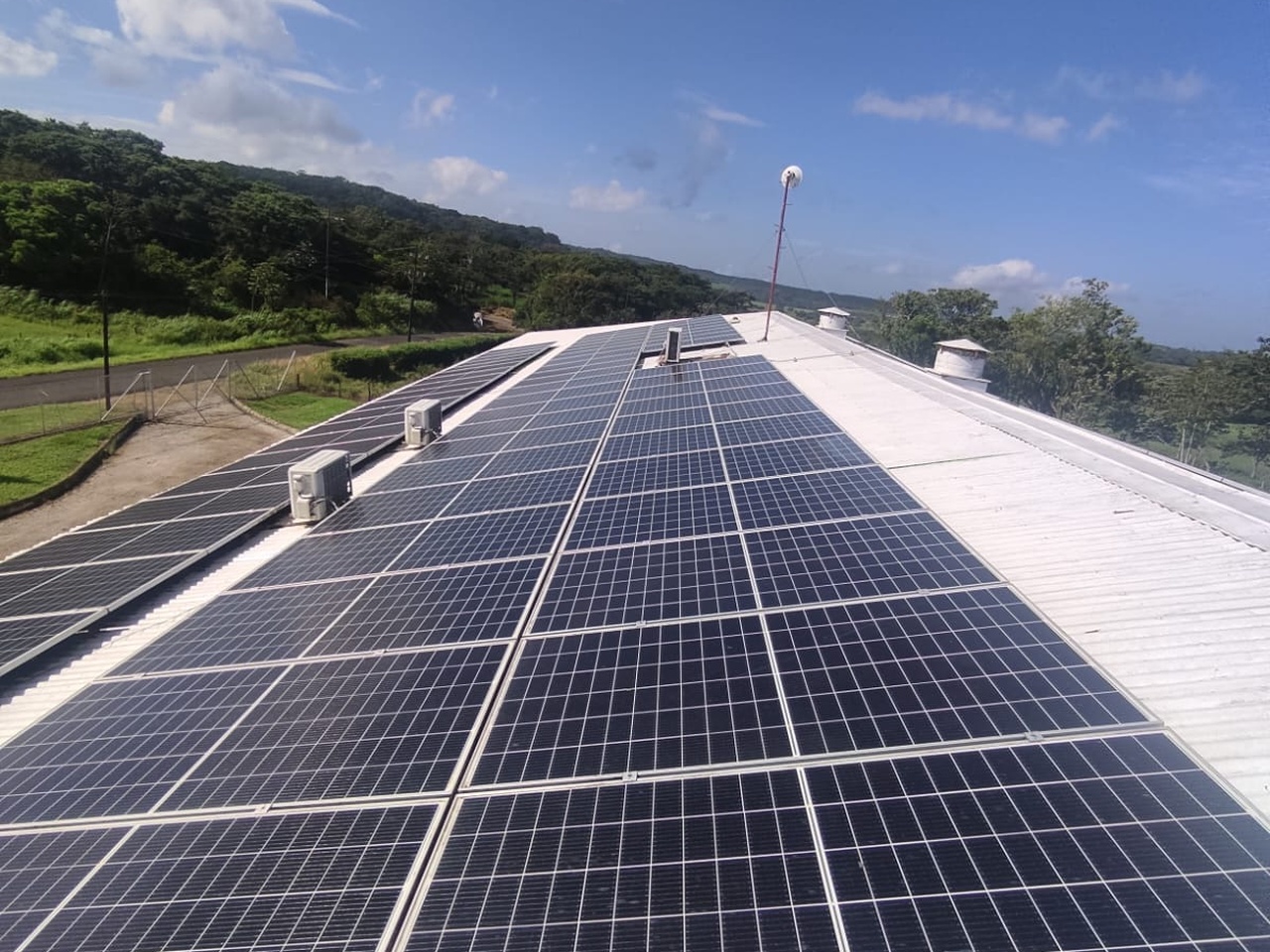 La revolución de la energía solar en Costa Rica: cómo los sistemas fotovoltaicos están cambiando la forma de consumir energía