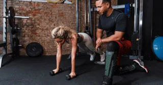 Sports Physical Therapy vs Traditional Physical Therapy: What Active Adults Need to Know