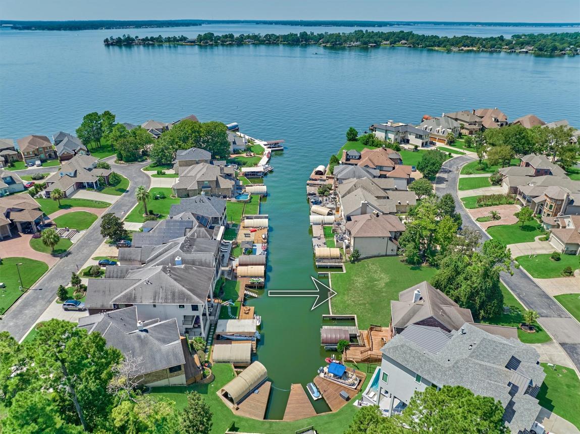Moving to Lake Conroe? Decide Where the Boat Lives Before You Buy