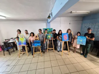 Pinceladas que Trascienden: artistas, estudiantes y esperanza crean obras para el 23.º Aniversario de CANICA