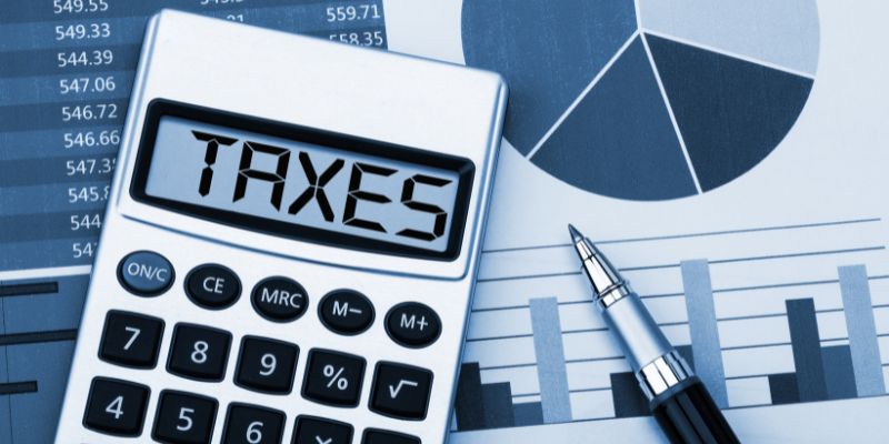 Step-by-Step Guide on How to Become a Tax Specialist and Build a Successful Career