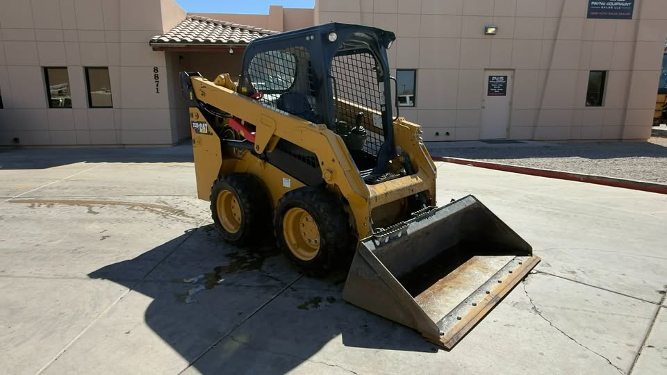 2019 CAT 232D Skid Steer