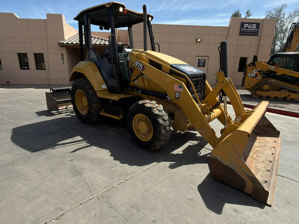 2021 CAT 415 IL Skip Loader 4WD