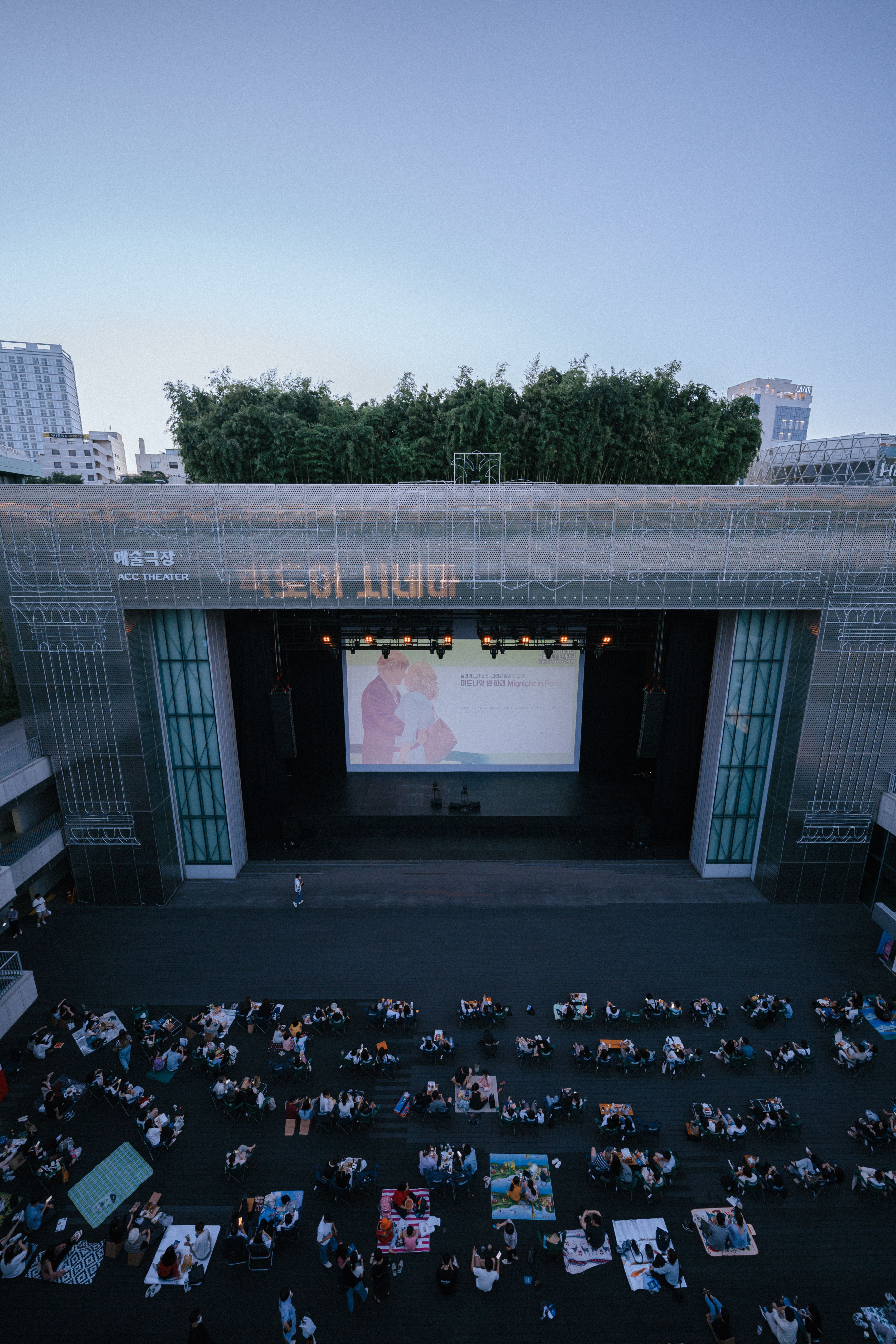 6 Differences Between Film Markets and Film Festivals