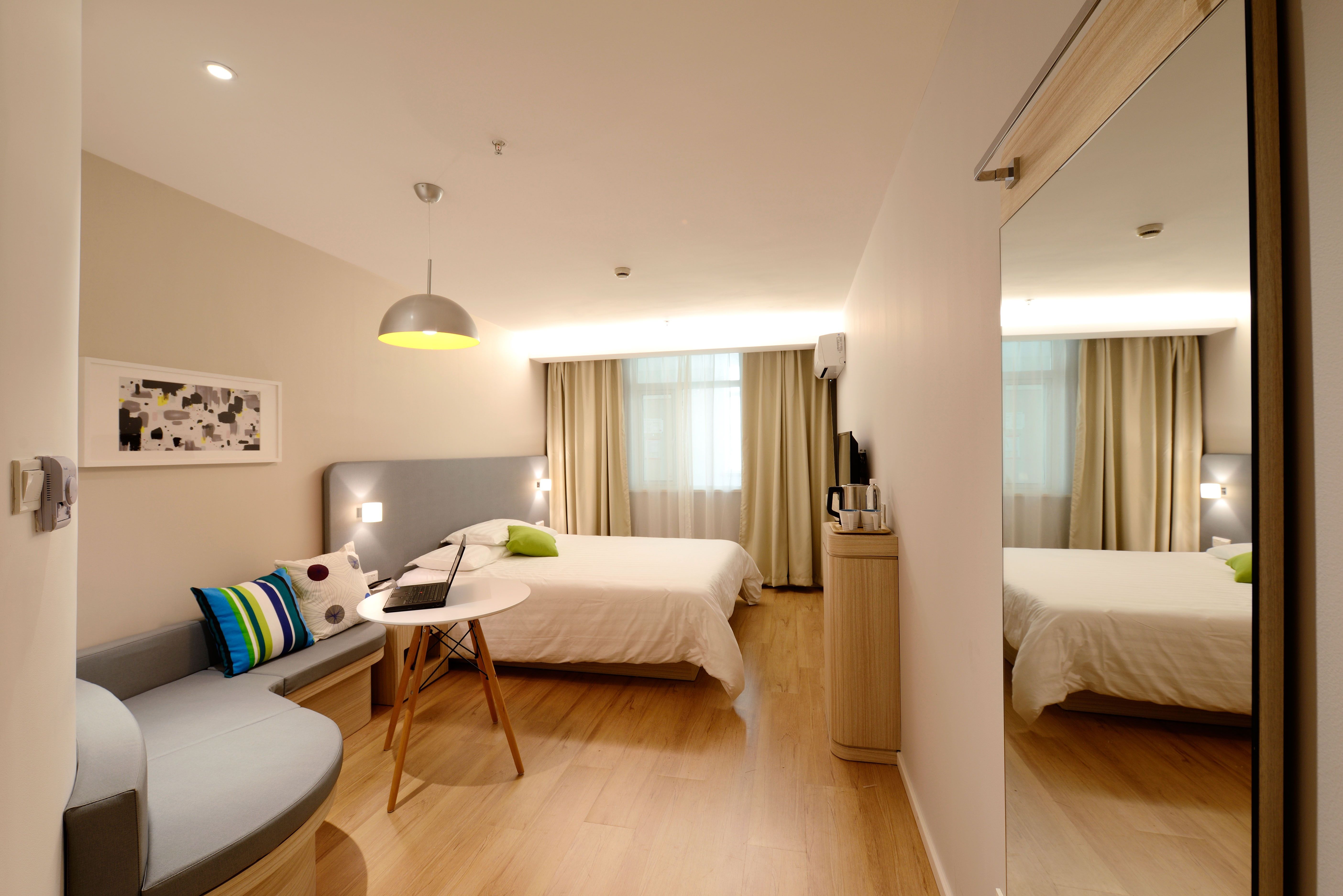 How to Style a Guest Bedroom That Feels Like a Boutique Hotel (Not an Afterthought)