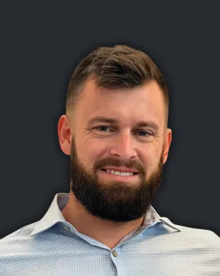 Convert Visitors to Contracts: Pool Builder Guide