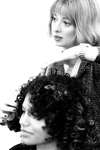 Wet vs Dry Curly Haircut: Choosing the Right Cutting Method