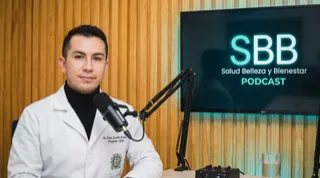 Dr. Daniel Fernando Jaramillo en su consultorio de psiquiatría infantil y perinatal en Edificio Obelisco Pereira.