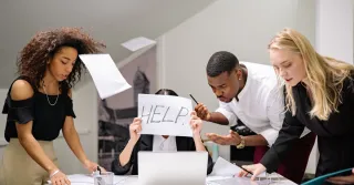 How to Ground Yourself in 60 Seconds Before an Event Starts