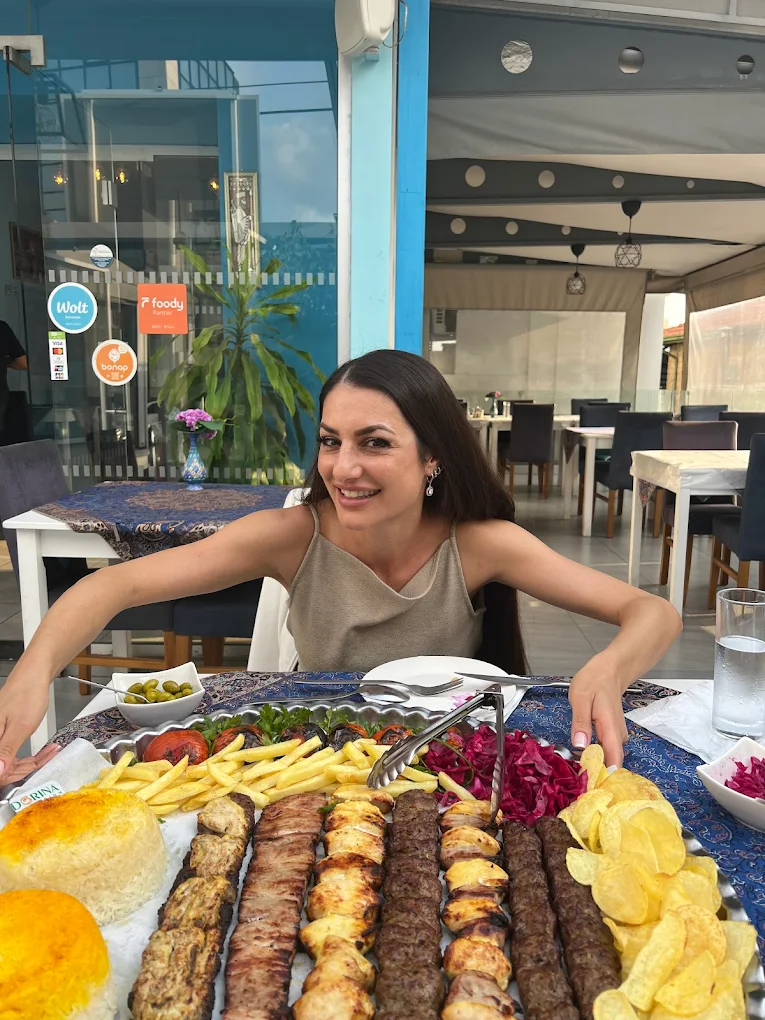 Shiraz Restaurant Ambiance
