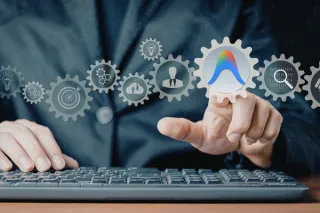 Google Antigravity 自动化系统构建方法论