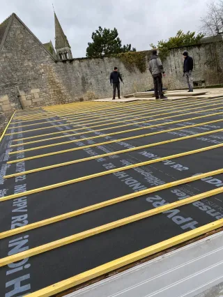 Pourquoi choisir un couvreur professionnel à Beauvais pour vos travaux de toiture ?