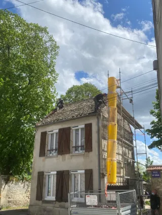 Couvreur Beauvais : comment détecter une fuite de toiture avant qu’elle ne s’aggrave ?