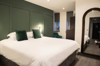 Hotel vs Serviced Apartment in Bradford: Which Is Better for Longer Stays?