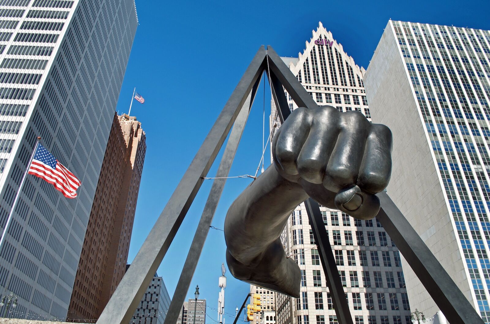 Eco-Friendly Car Rentals in Detroit: Green Options for City and Suburban Travel 🌿🚗 (Rent Now LLC, Detroit, MI)