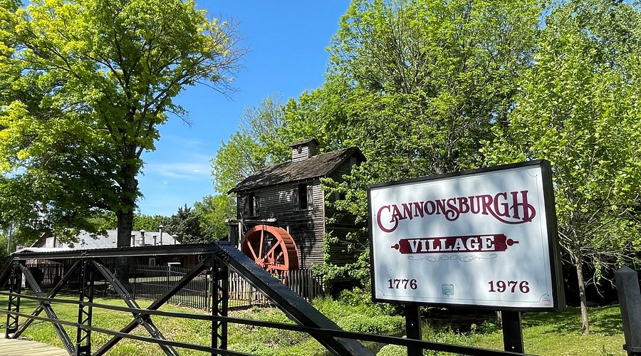 Visiting Cannonsburgh Village and Downtown Murfreesboro: A Driving Guide | Rent & Roll, Murfreesboro, TN 🚗🏡🎶