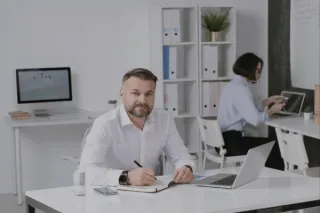 Intelligence Artificielle et Gestion des Ventes : Le Guide Pratique du Gestionnaire Moderne