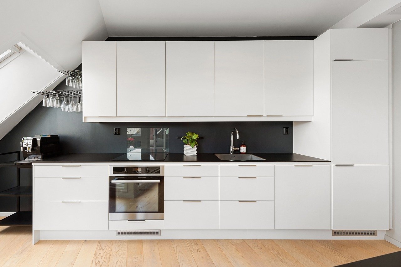 Cabinet Painting vs. Cabinet Replacement in Huntsville, AL: Which Is Right for Your Kitchen?