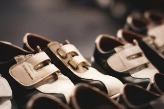 How to Choose Orthopedic Shoes for Foot Pain | EnerHealth Toronto