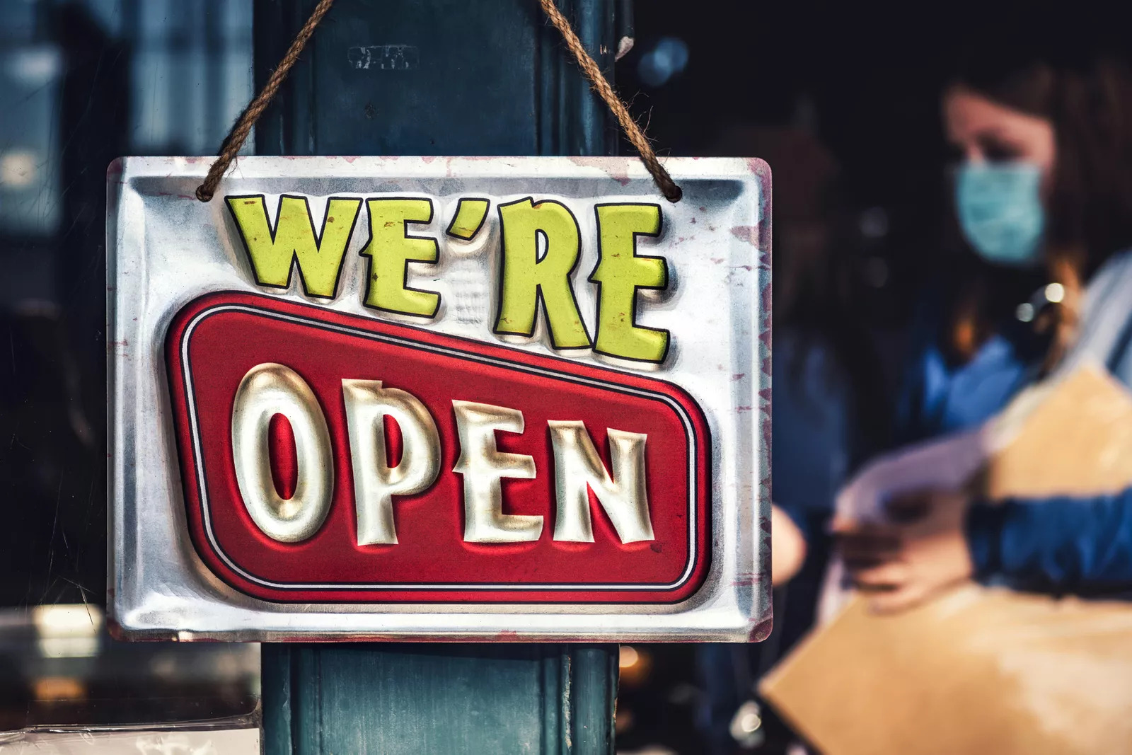 Why Custom Business Signs Outperform Generic Template Designs