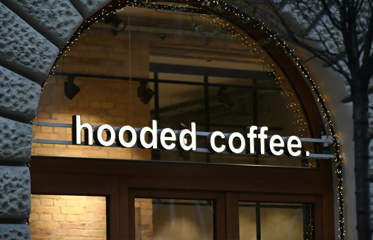 How Custom Signs Help Your Business Stand Out Locally