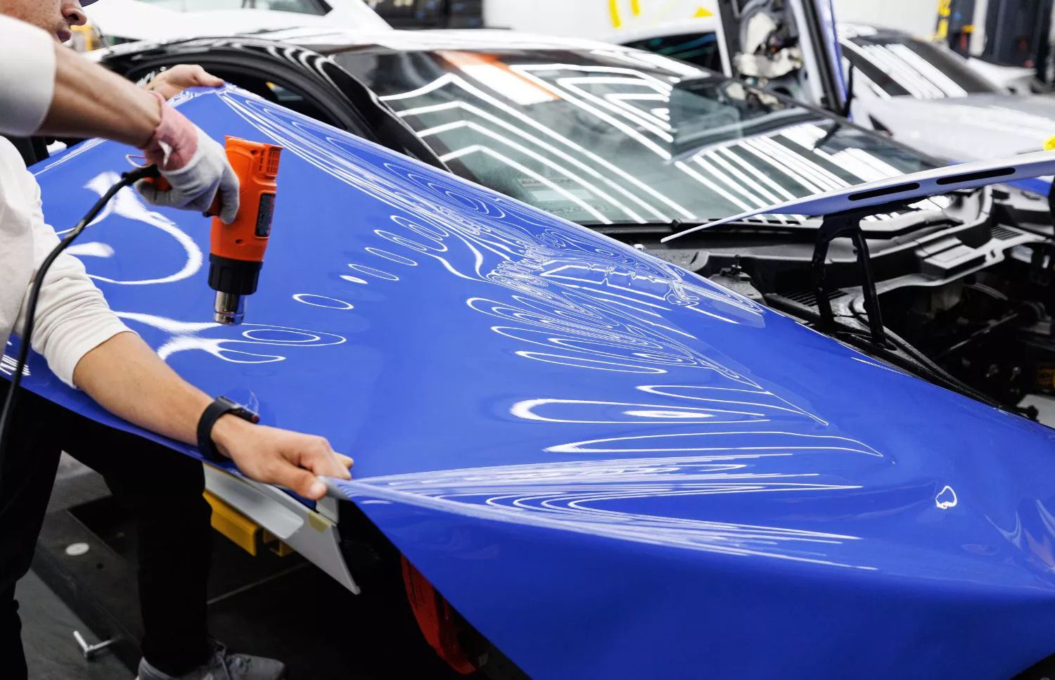 Full Vehicle Wrap vs Partial Vehicle Wrap: What’s Right for You?