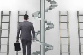 La empleabilidad ya no depende únicamente de encontrar trabajo. Depende de seguir siendo relevante.