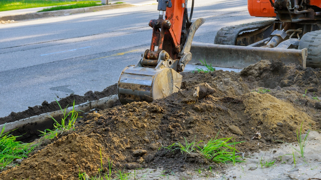  Biggest Risks of Trenching Near Henry County, IL and How to Protect Your Property