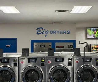 Modern Laundromat Trends: Why Customers Are Choosing Smarter Laundry Solutions