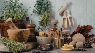 Why Massage Therapists Should Make Their Own Herbal Products