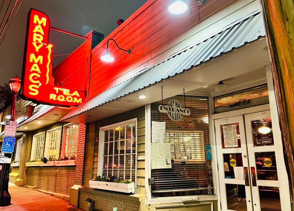 🍽️ Experience Southern Comfort at Mary Mac’s Tea Room in Atlanta, GA – A True Local Legend