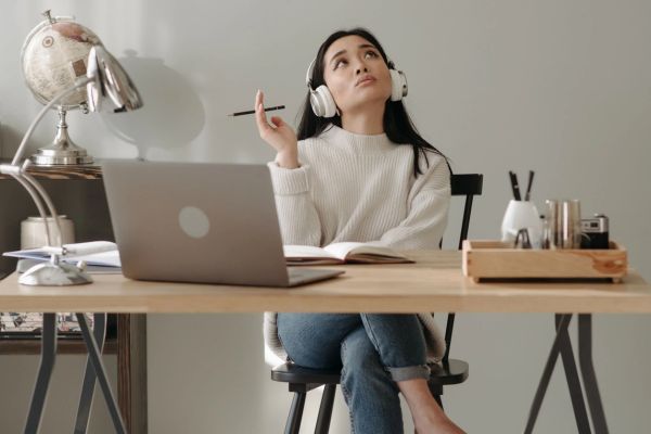 Mobile Notary vs Online Notary: Which Option Is Right for You?