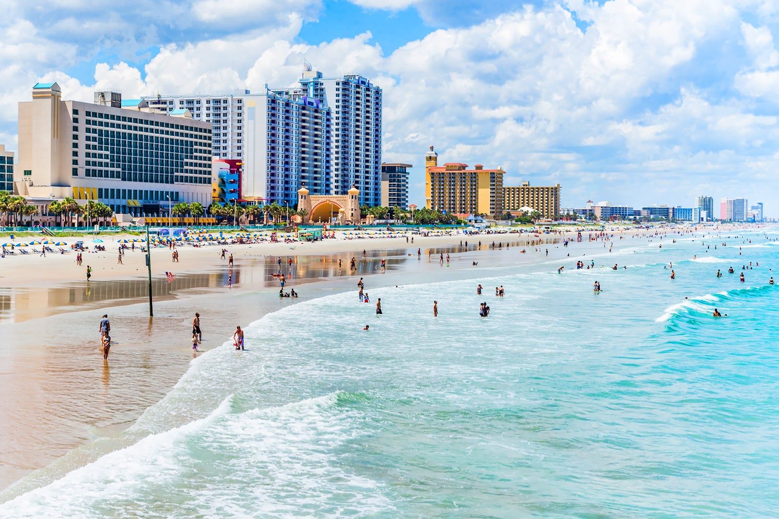 🌴 Best Time to Visit Daytona Beach: Events, Weather & Crowd Levels (Florida Guide)
