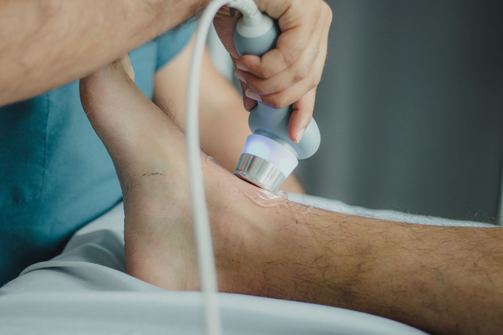 Acoustic Shockwave Therapy (AST): Non-Surgical Pain Relief and Faster Tissue Healing
