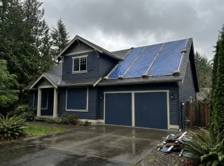 Emergency Board-Up and Roof Tarping After Storm Damage in Washington