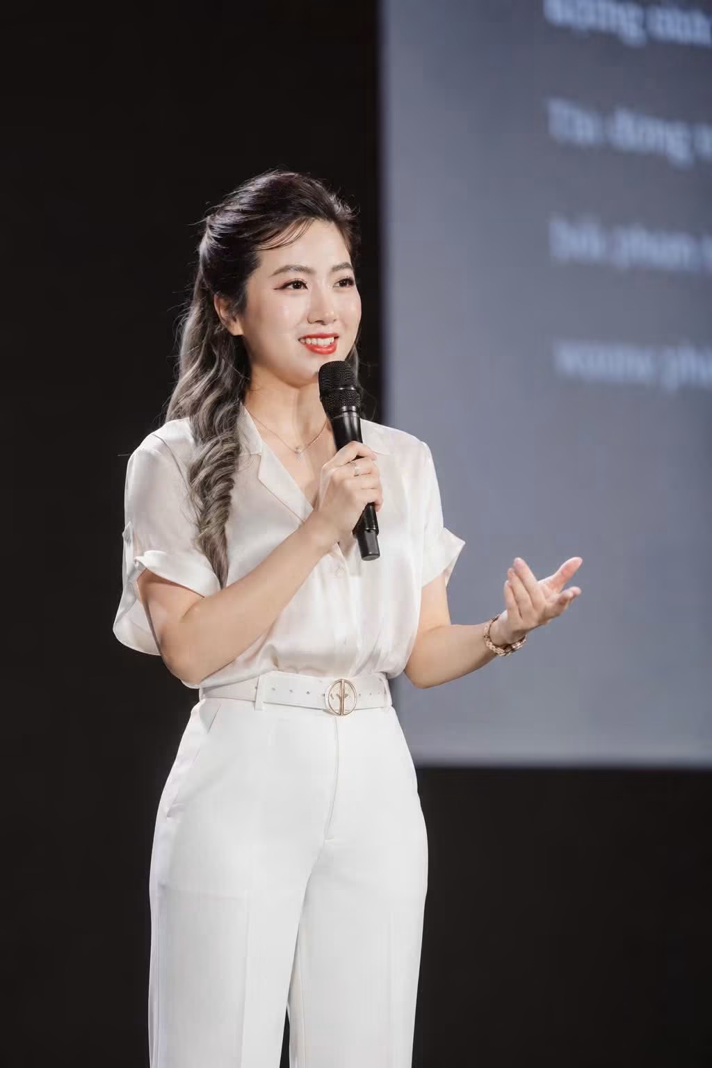 Có những mối quan hệ không hết yêu - chỉ là hai người đã không còn biết cách nói chuyện với nhau