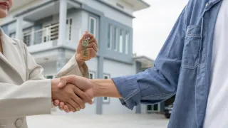 When Is the Best Time to Sell a House? A Spring Market Guide