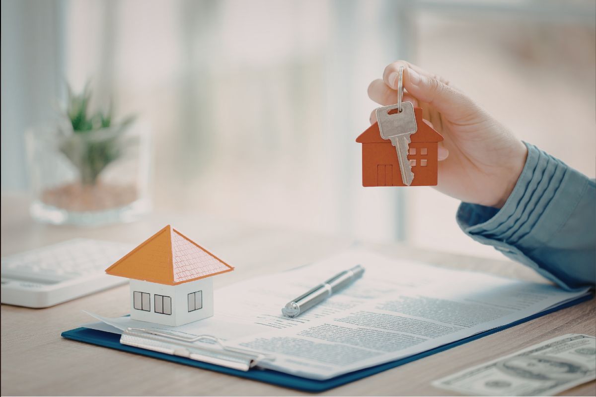 What Does a Real Estate Lawyer Do in a Transaction?