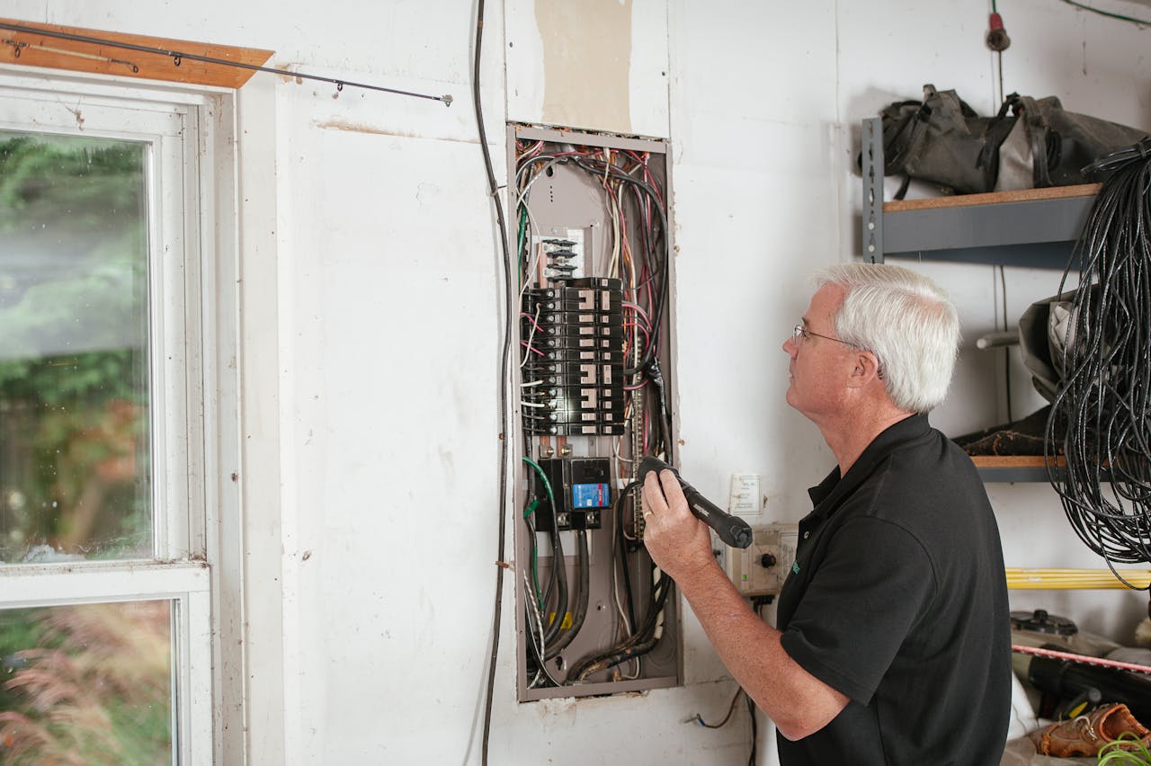 Understanding Electrical Troubleshooting for Surprised Homeowners
