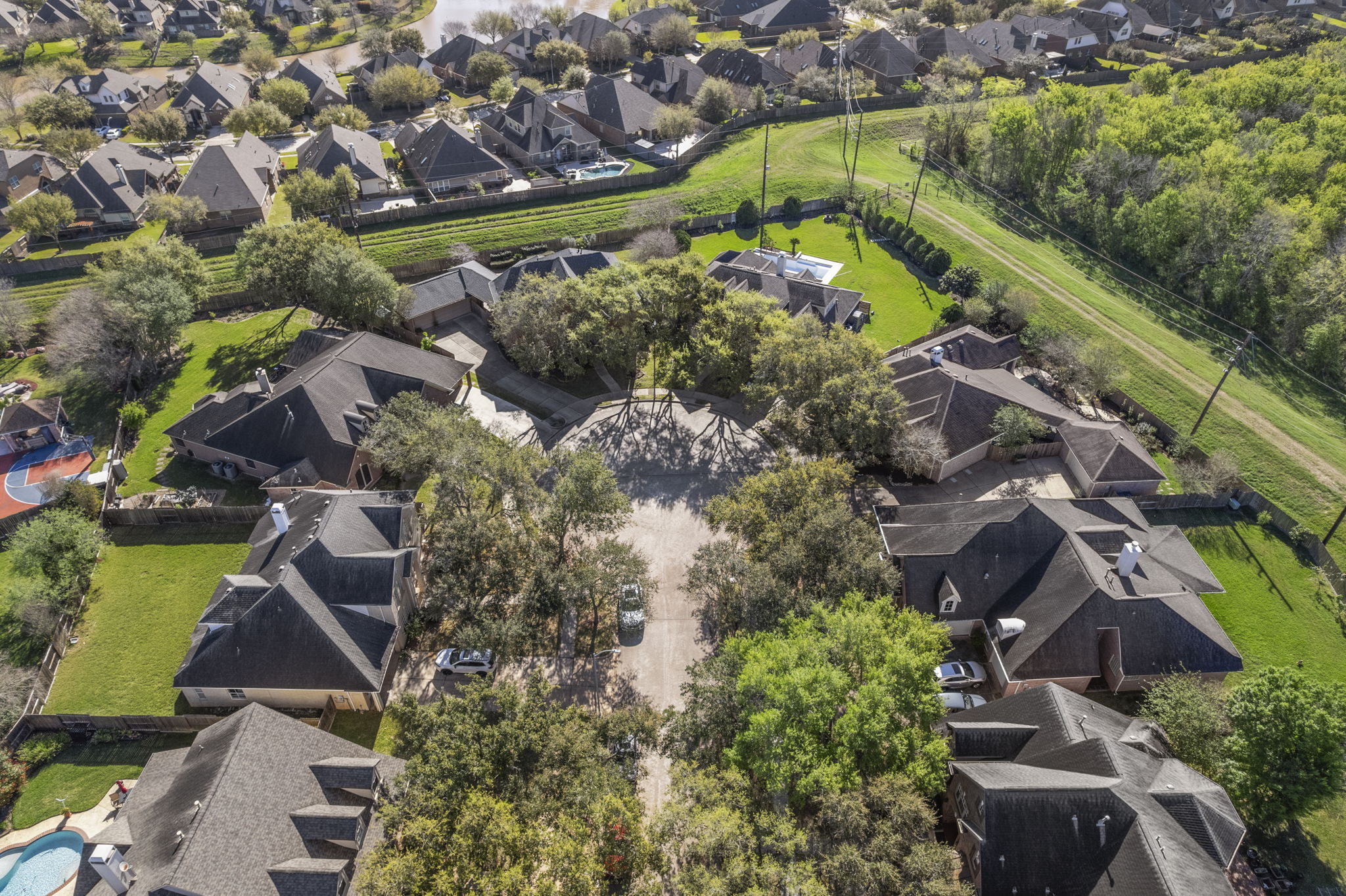 Living in Sugar Land, TX: The Honest Pros & Cons (2026 Edition)
