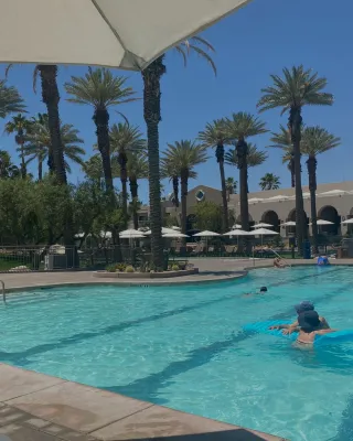 🏡 Are Home Prices Dropping in Palm Springs? What Buyers Should Know Before They Wait