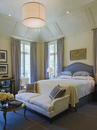 Timeless Draping Choices to Enhance Residential Curb Appeal