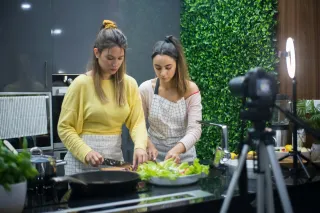 Food Service Marketing Strategies: Developing a Unique Brand Voice