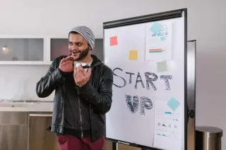 Navigating Growth: When Does Your Startup Need a Fractional CFO?