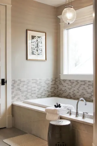 Tub surround
